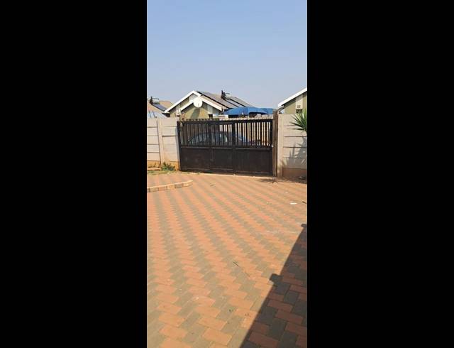 3 BEDROOM HOUSE FOR SALE IN SKY CITY